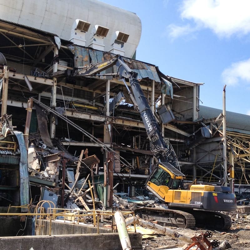 Excavator demolishes the multi-storey Hotel D'eau Hospital in St Catharines, Ontario.